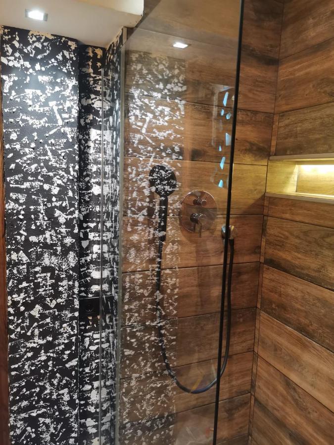 Studio Apartman Black & White Centar Sarajevo Free Parking Exteriör bild