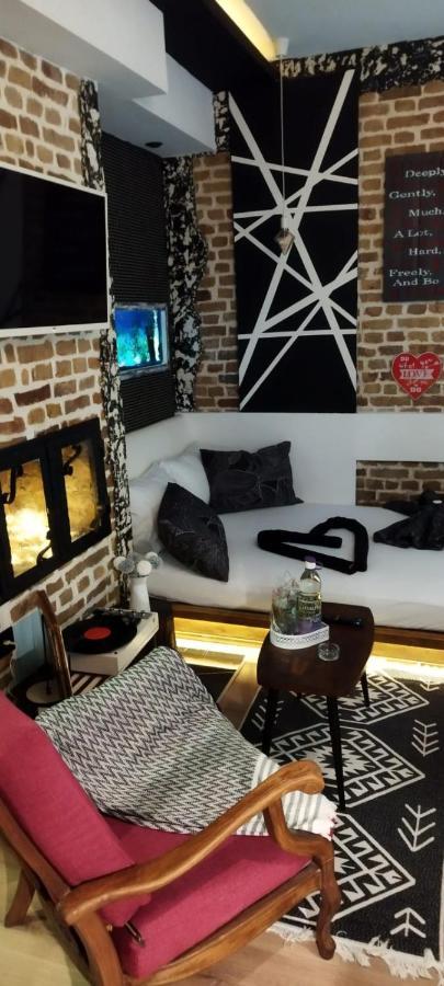 Studio Apartman Black & White Centar Sarajevo Free Parking Exteriör bild